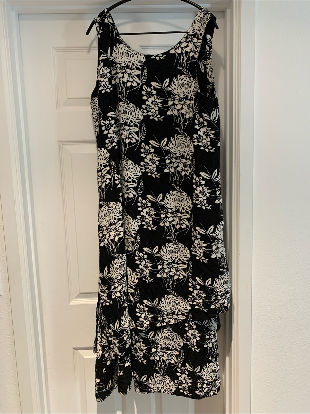 Black & White Floral Sleeveless Maxi Dress